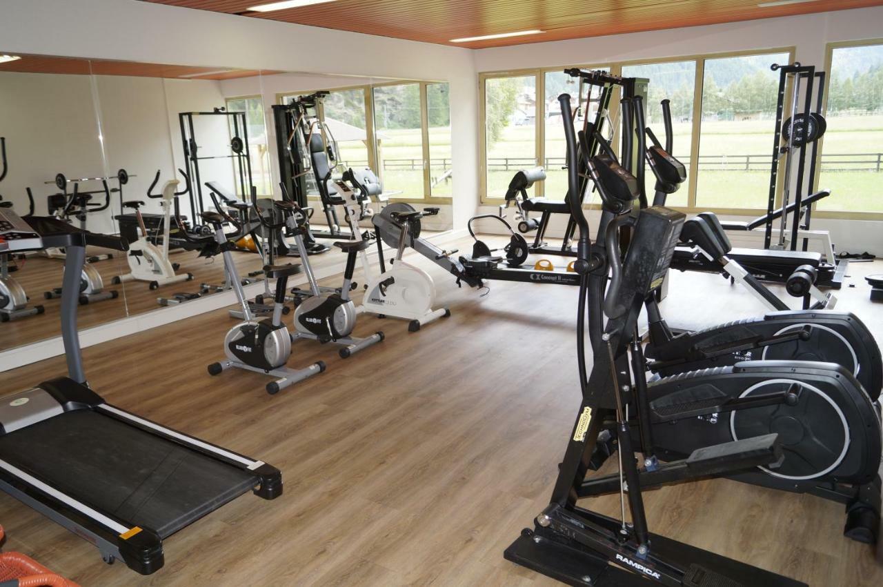 Monte Rosa D 412 Aparthotel Tasch Ngoại thất bức ảnh